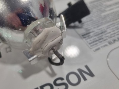 замена лампы в проекторе Epson EB-W06 замена лампы в проекторе Epson EB-W06